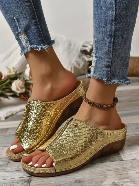 Women's Open-Toe Wedge Sandals - Croc Texture - Slip-On Comfort