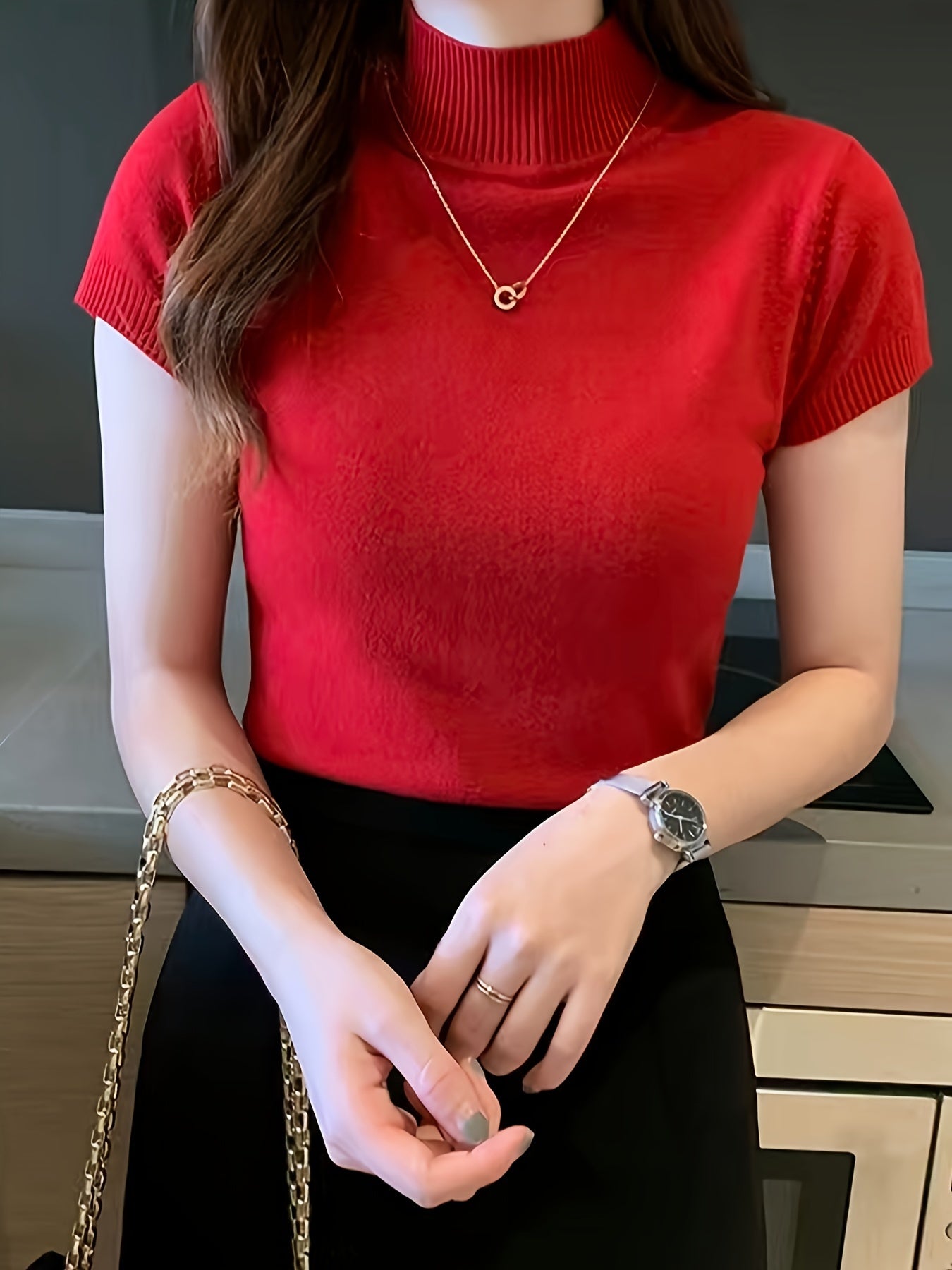 Short-sleeve high-neck fitted knit top for women