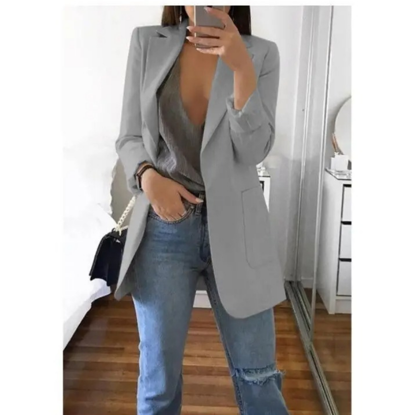 Women's notched blazer with lapel and pockets