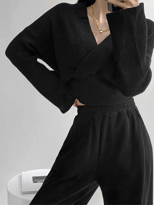 Women's elegant crossed v-neck wrap knitted sweater