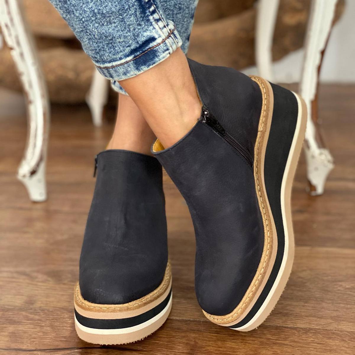 Women's fashionable orthopedic ankle boots
