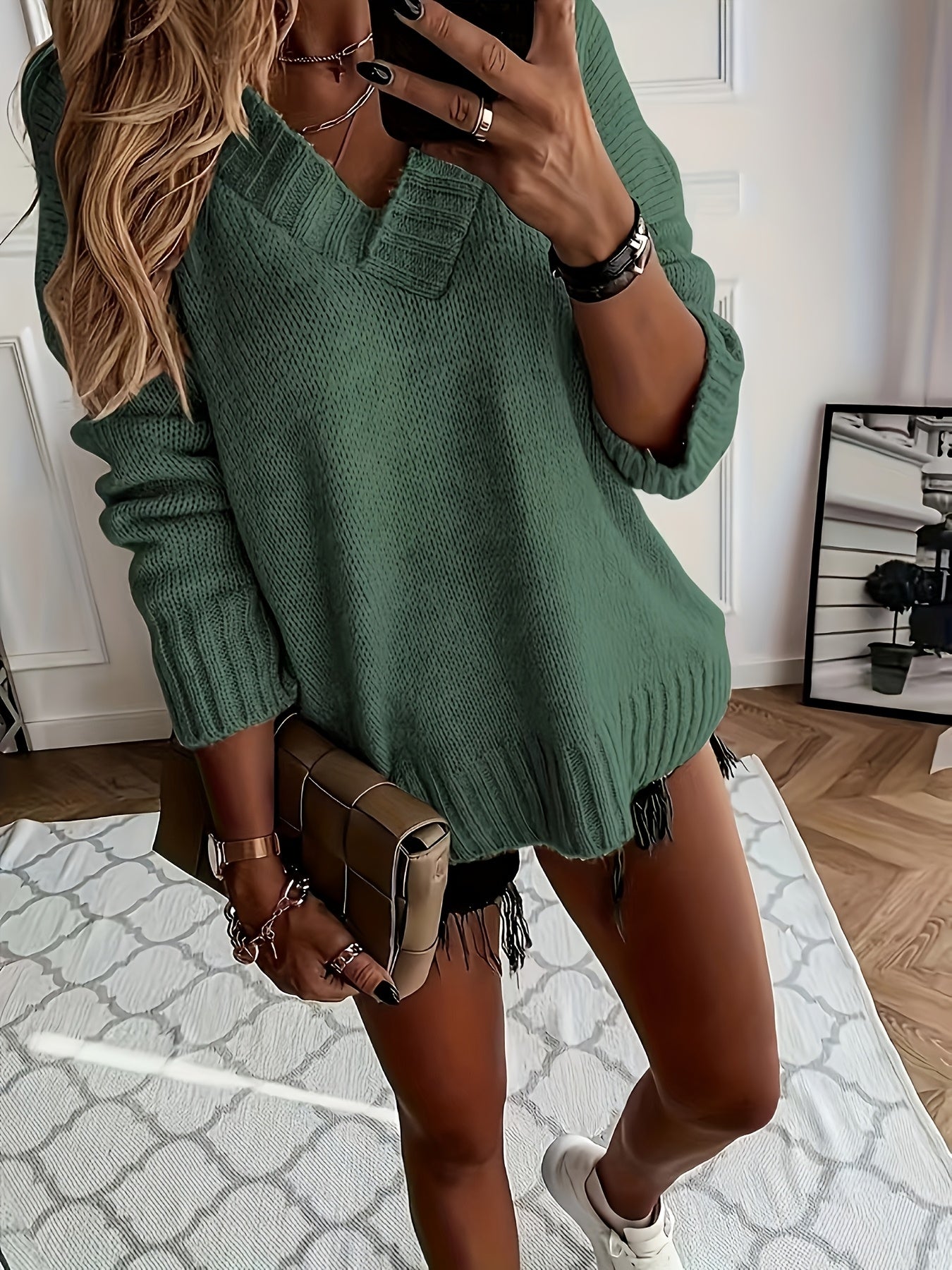 Knit v-neck long-sleeve sweater with ribbed edges for women