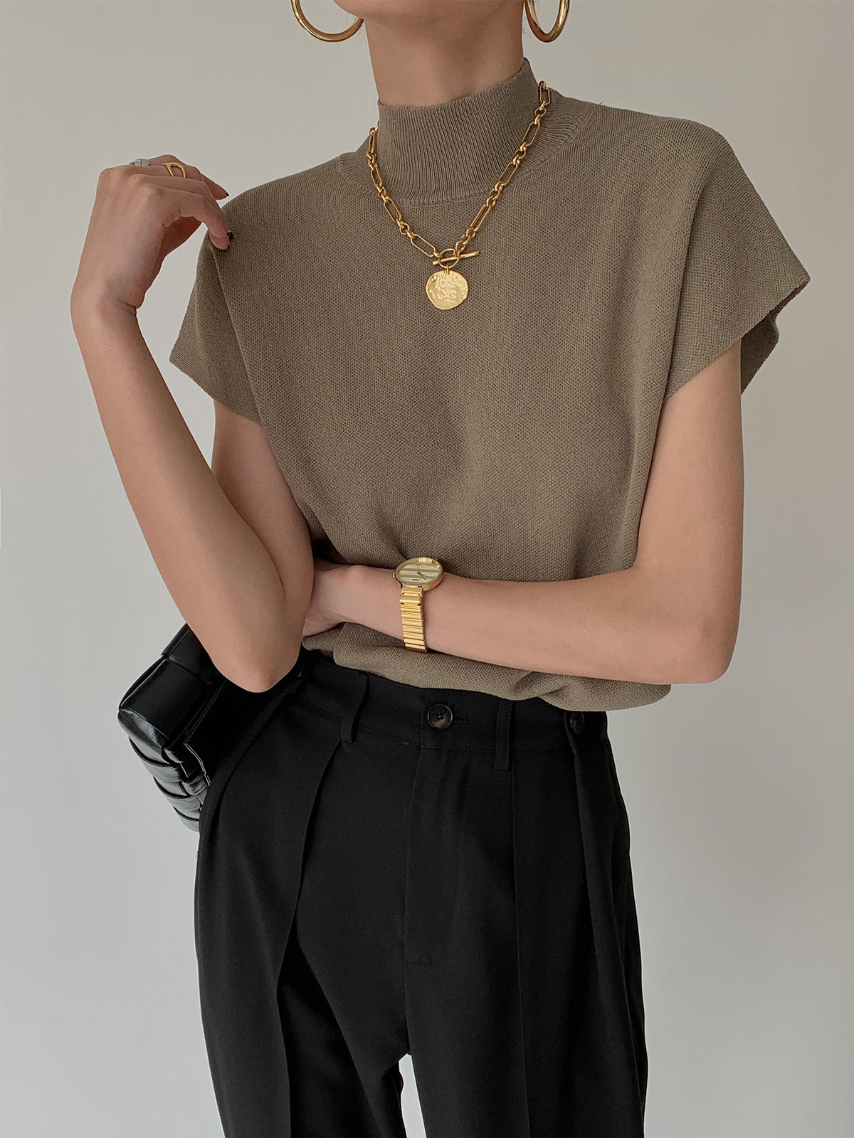 Women's Sleeveless Turtleneck Sweater Vest - Soft Knit - Elegant Relaxed Fit