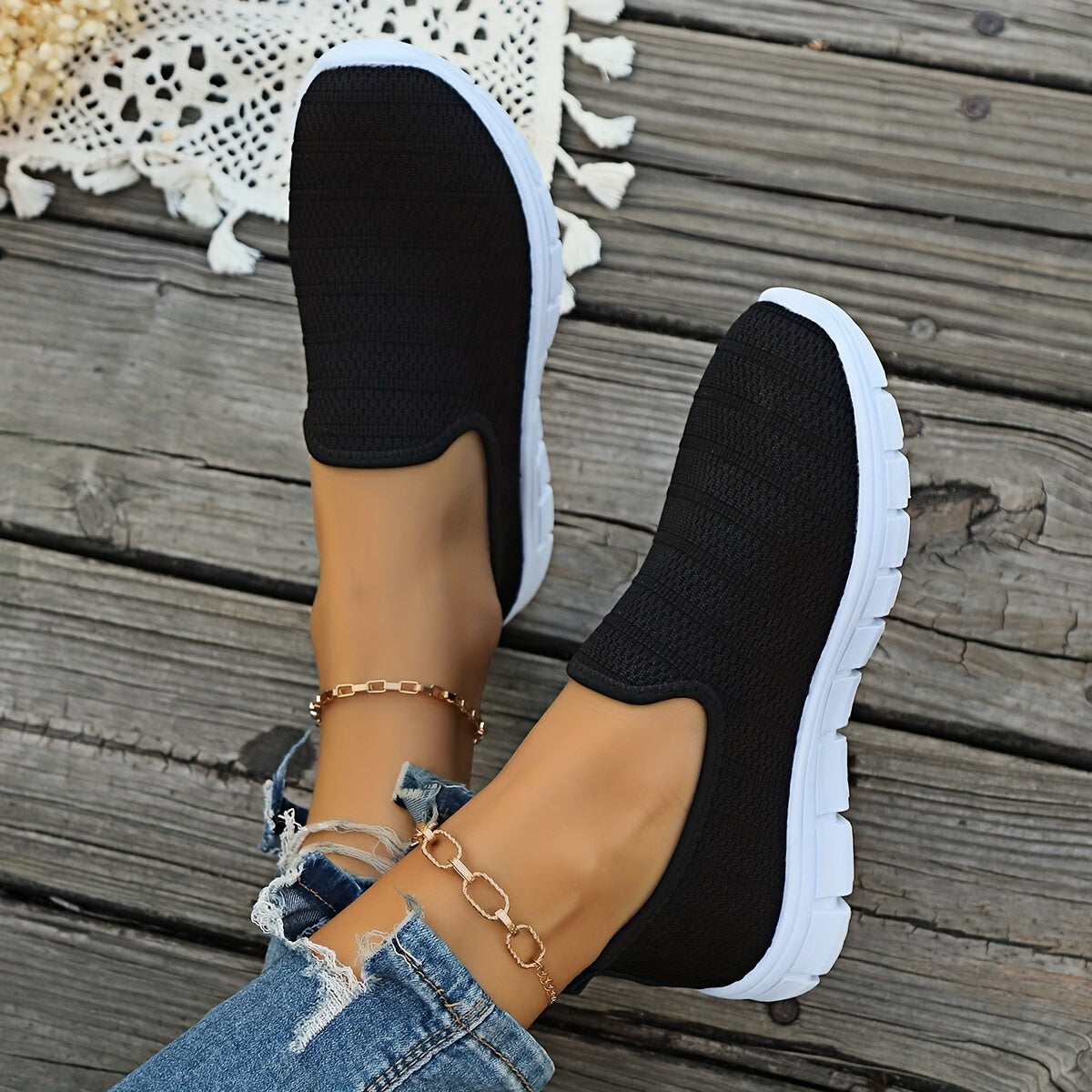 Lightweight slip-on walking shoes with stretchy knit upper for women