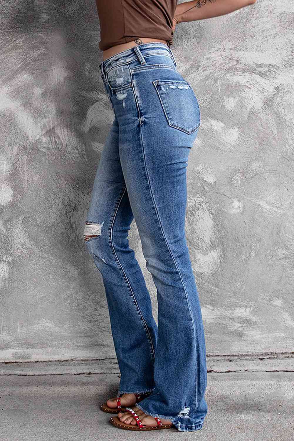 Kamaria - distressed flared jeans with pockets