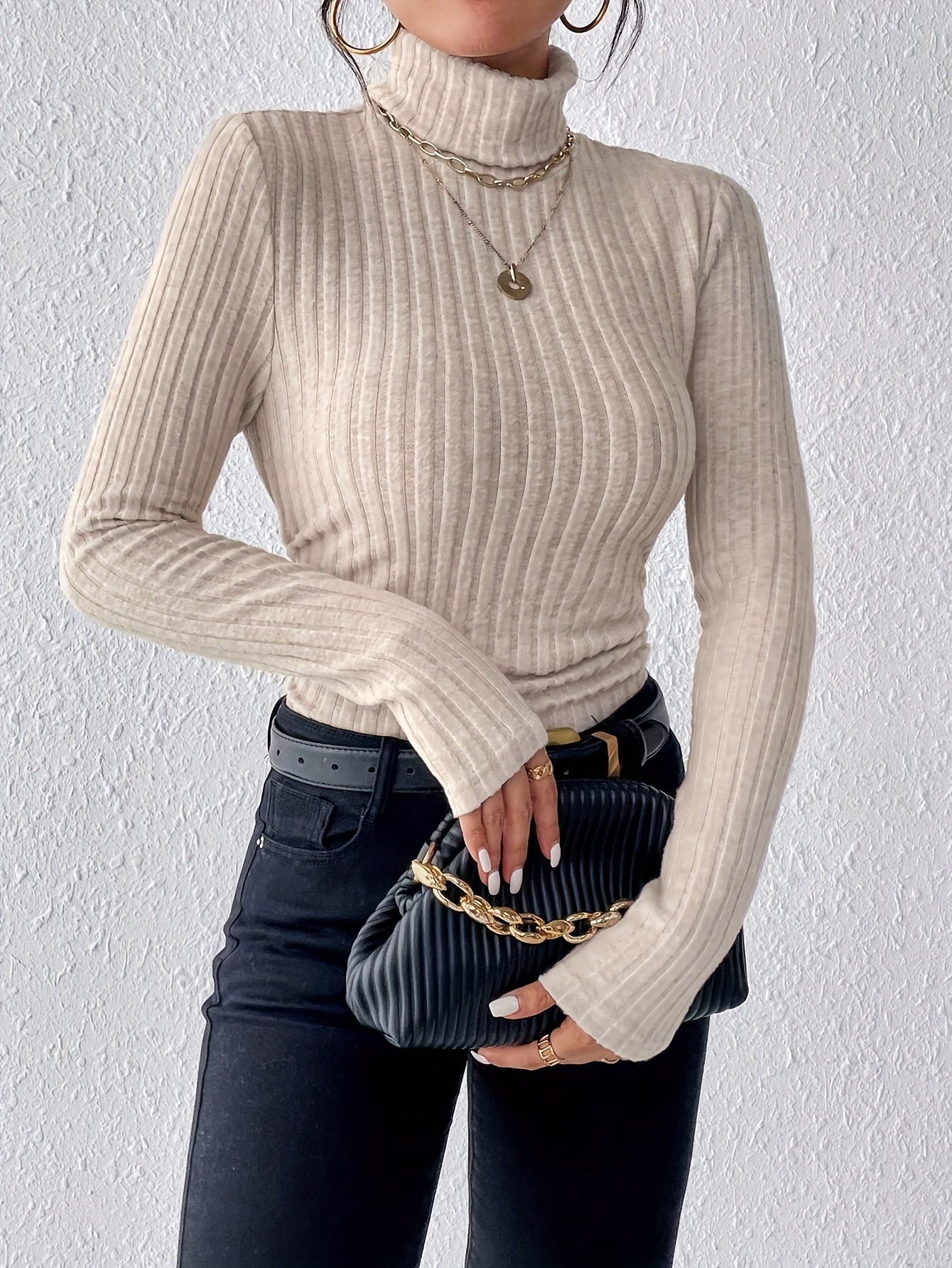 Ribbed turtleneck long-sleeve top with fitted silhouette for women