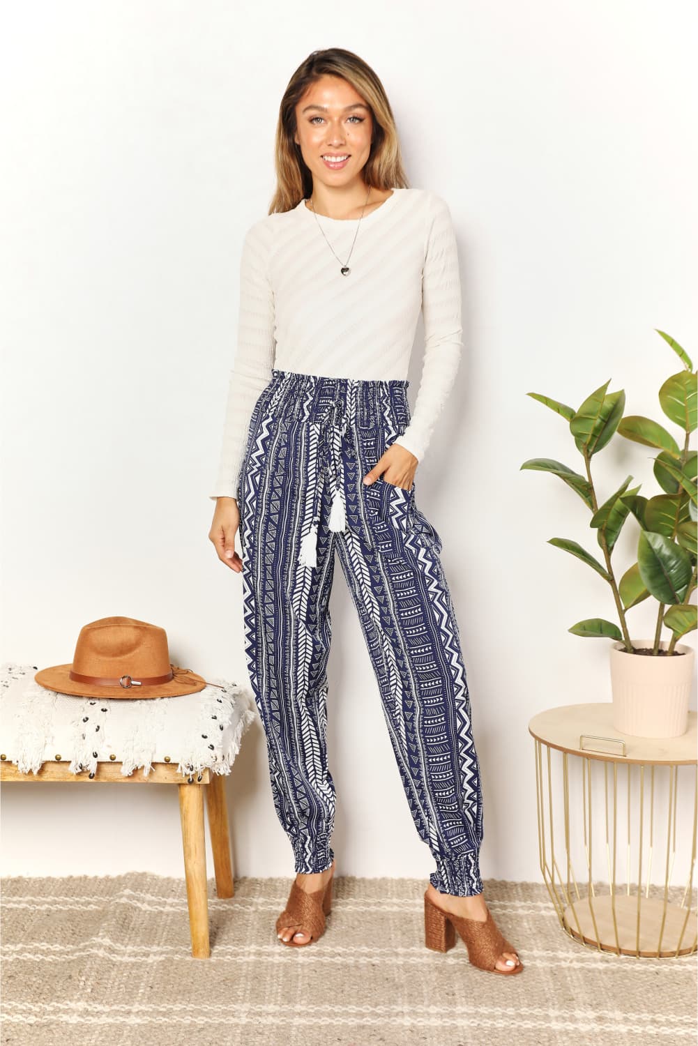 Womens geometric print high-rise tassel pants