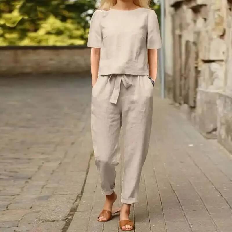 Women's Two-Piece Set - Relaxed Fit Short Sleeve Top & High-Waisted Tie Waist Pants