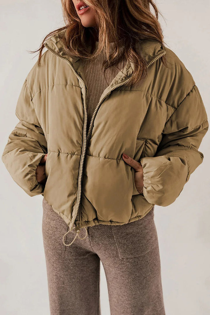 Puffer jacket for women with zipper closure