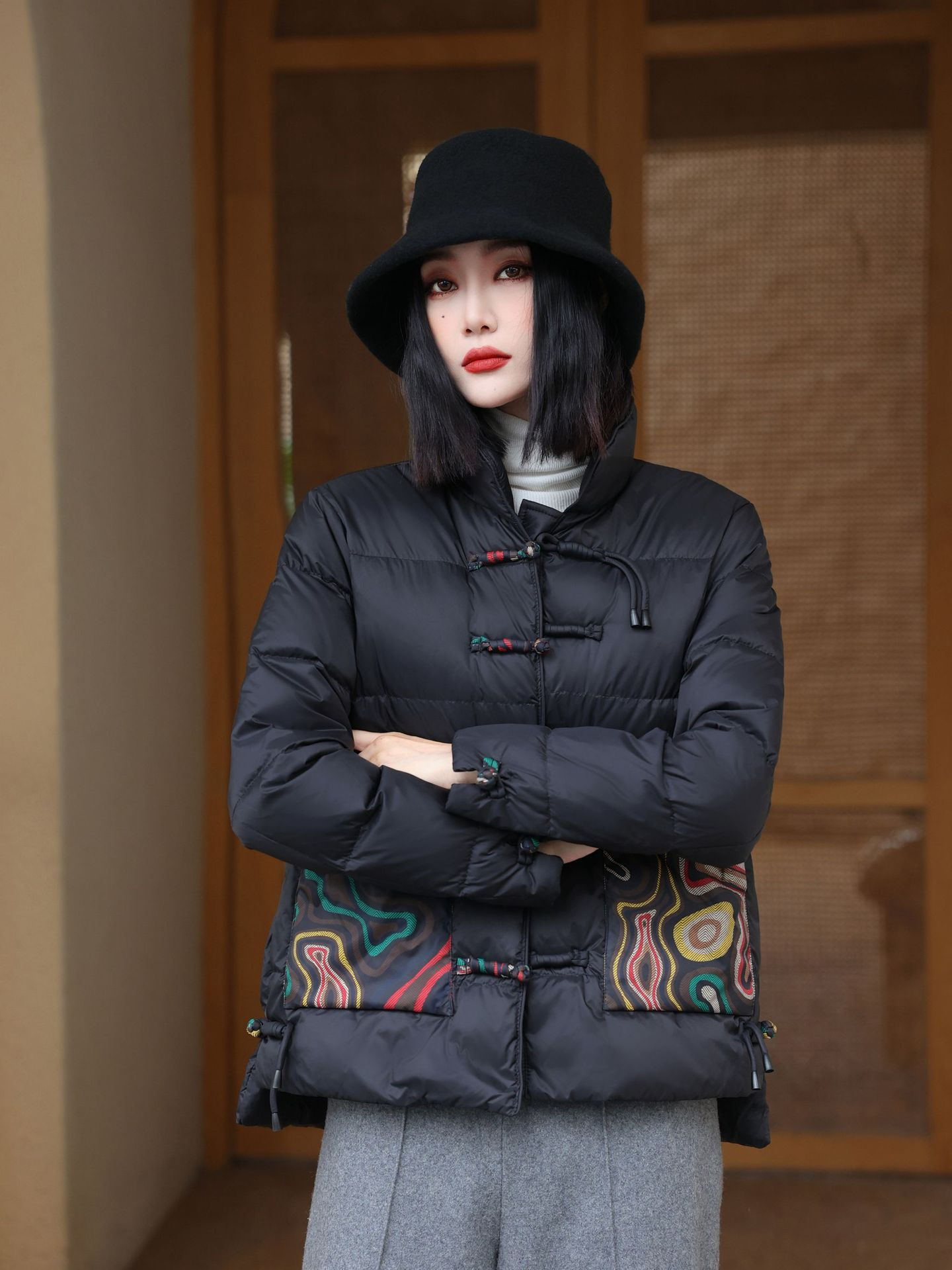 Women’s Quilted Puff Jacket – Loose Fit – High Collar – Frog Closures – Bold Pockets