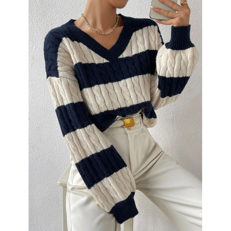 Women’s Sweatshirt – Oversized Fit – Cable Knit V-Neck – Striped Long Sleeve