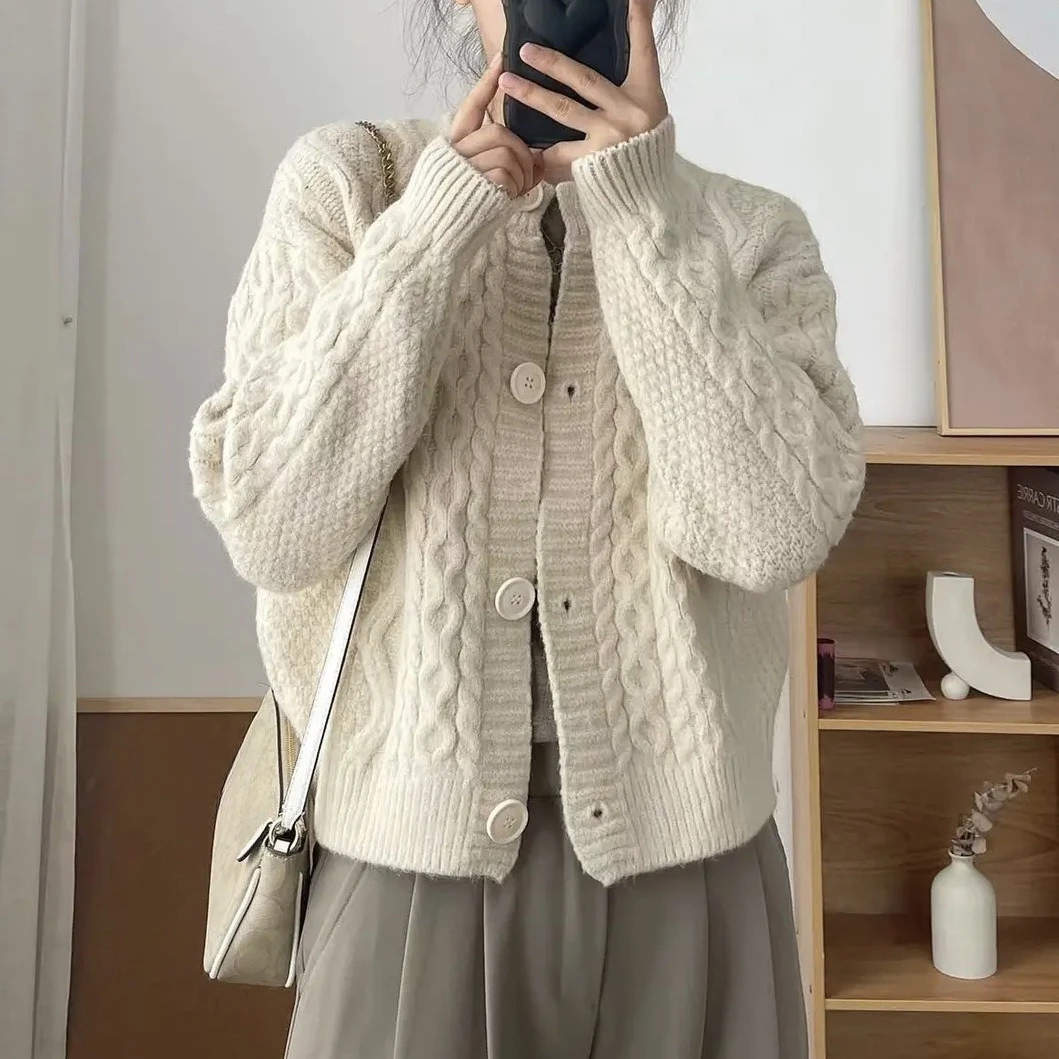 Women’s Cardigan – Chunky Cable Knit – Wool Blend – Relaxed Fit – Button Front