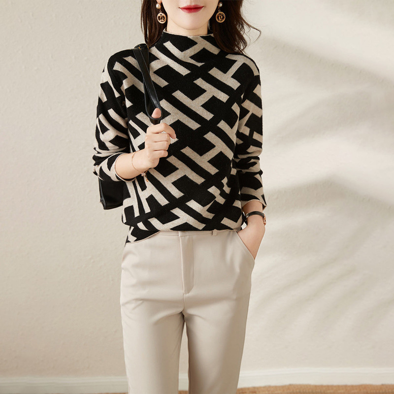 Women’s Sweatshirt – Wool Blend Knit – Regular Fit – Mock Neck – Jacquard Pattern