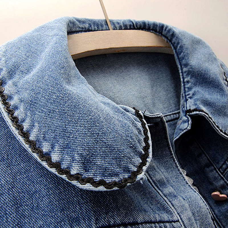 Women's short loose denim jacket