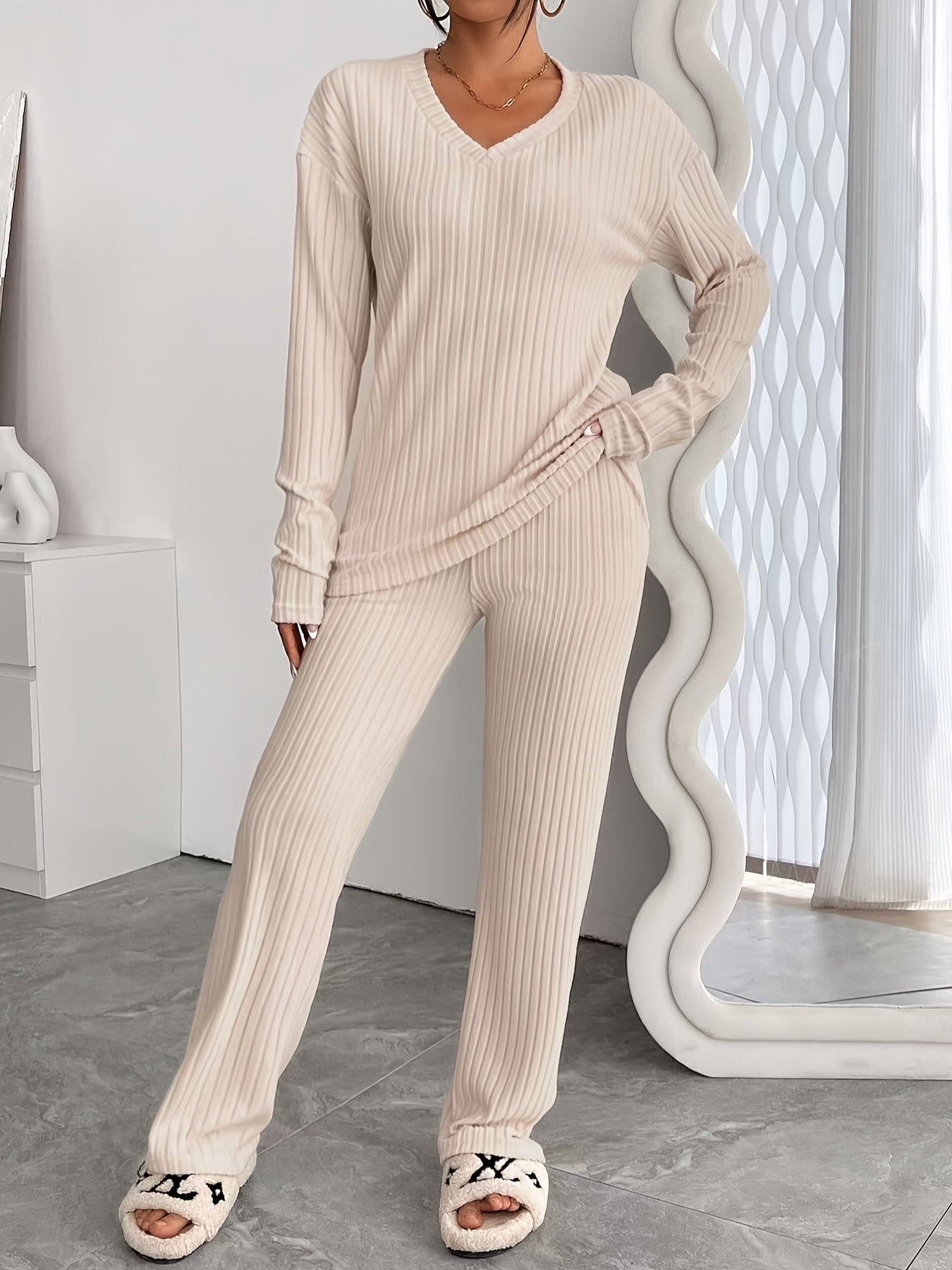 Stylish two-piece casual pants set for women