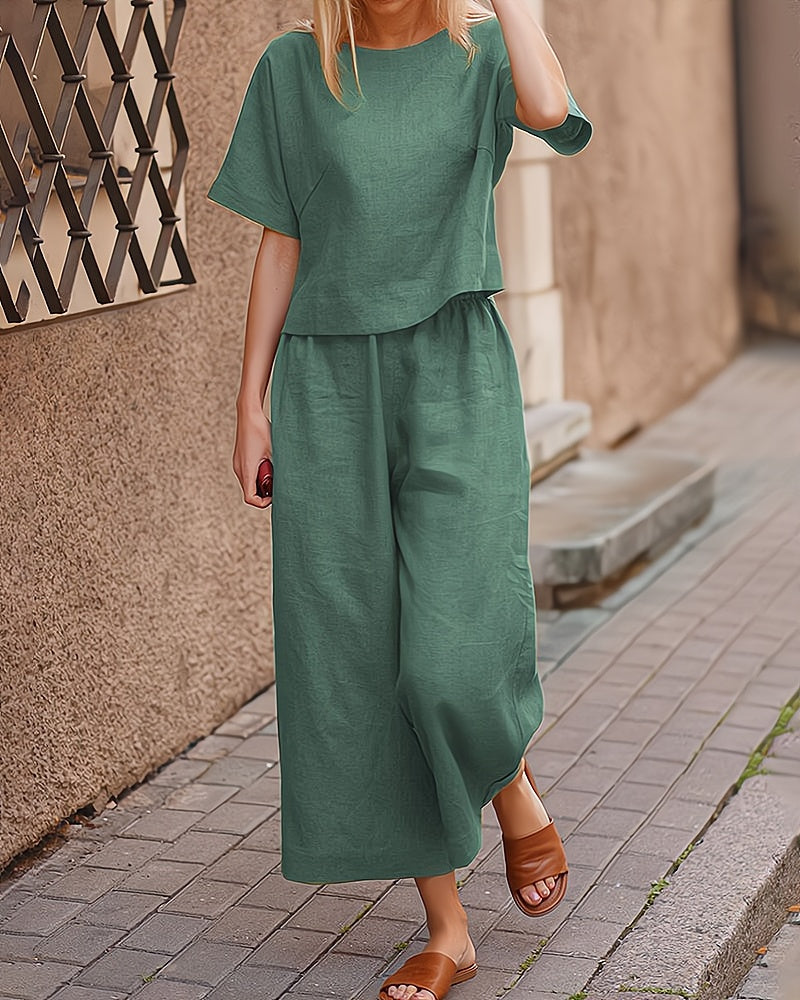 Women's Two-Piece Outfit - Short Sleeve Top & Wide-Leg Pants - Relaxed Fit