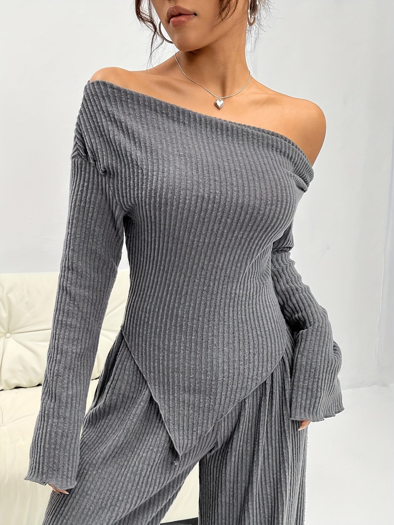 Two-piece off-shoulder ribbed top and wide-leg pants set for women