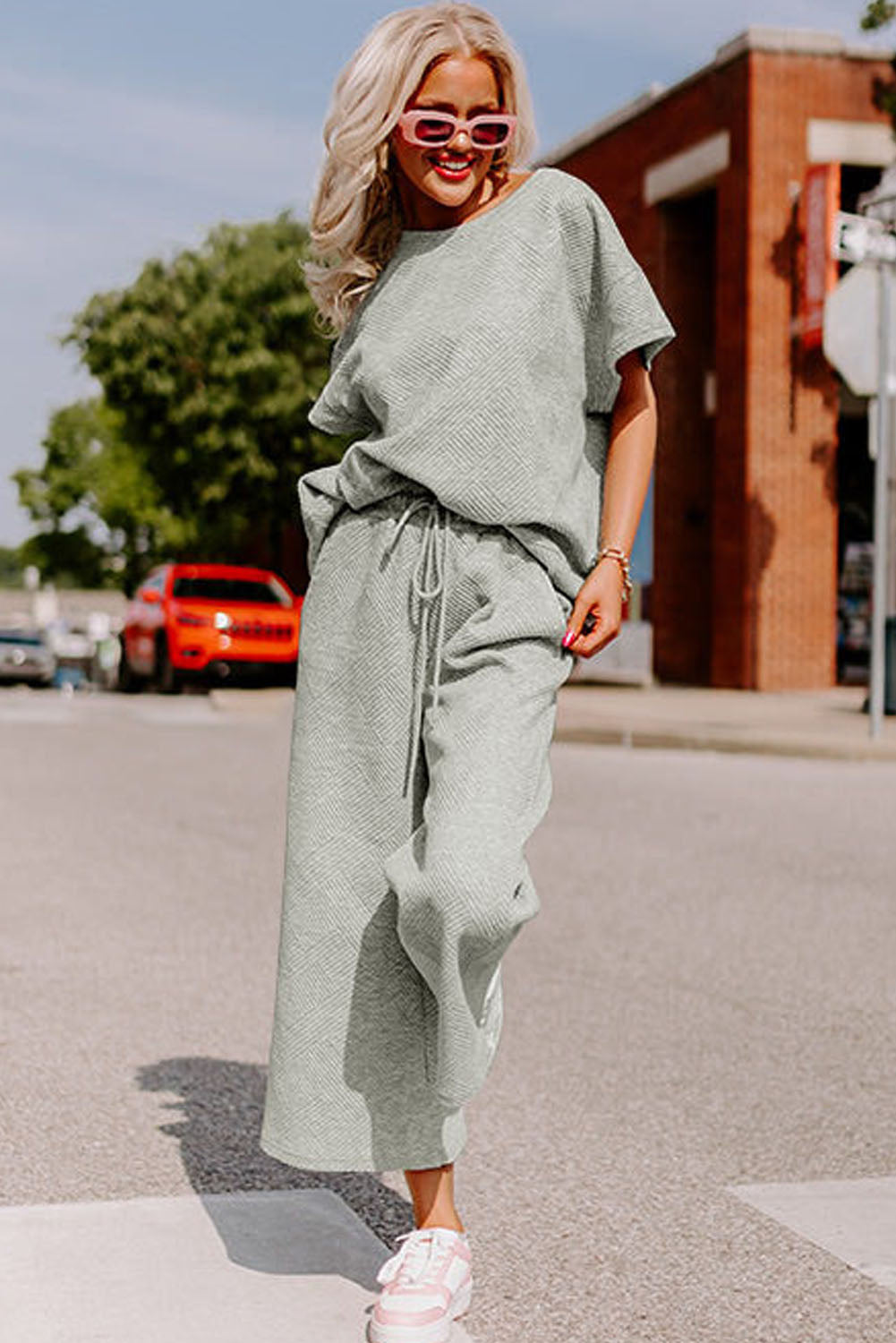 Women's Two-Piece Lounge Set - Relaxed Fit Top & Wide-Leg Pants - Soft Fabric