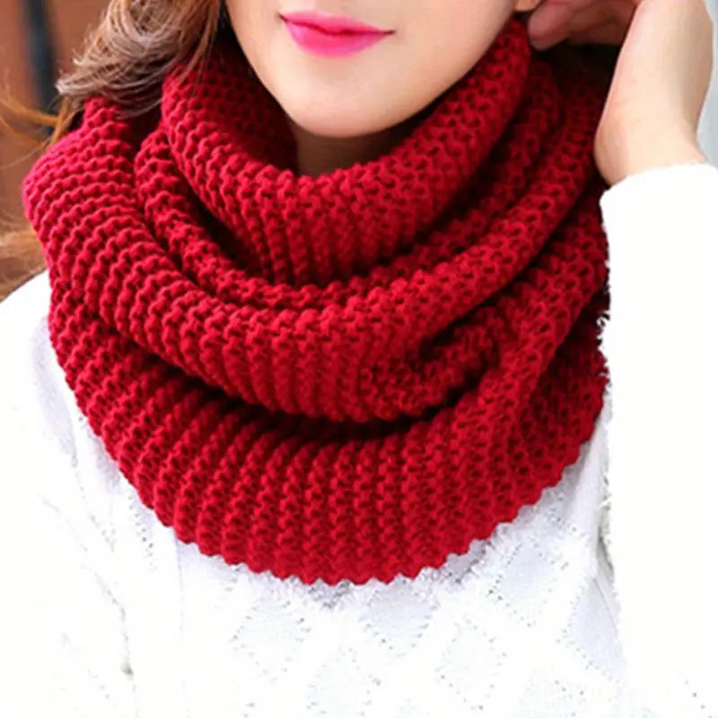 Women's elegant wool round scarf