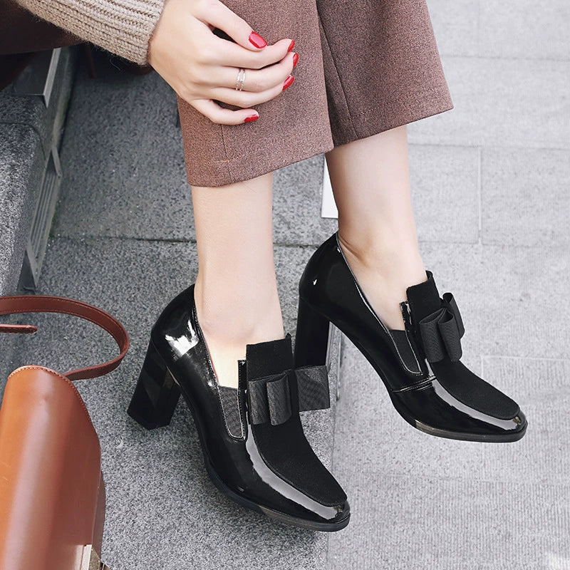 Women’s High Heel Shoes – Patent Leather – Block Heel – Pointed Toe – Bow Detail