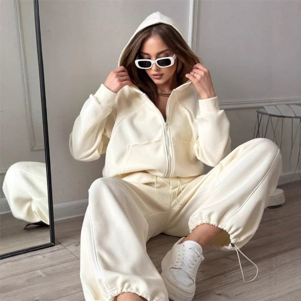 Women’s Two-Piece Set – Oversized Fit – Zipper Hoodie and Pants – Cotton Blend – Contrast Seams