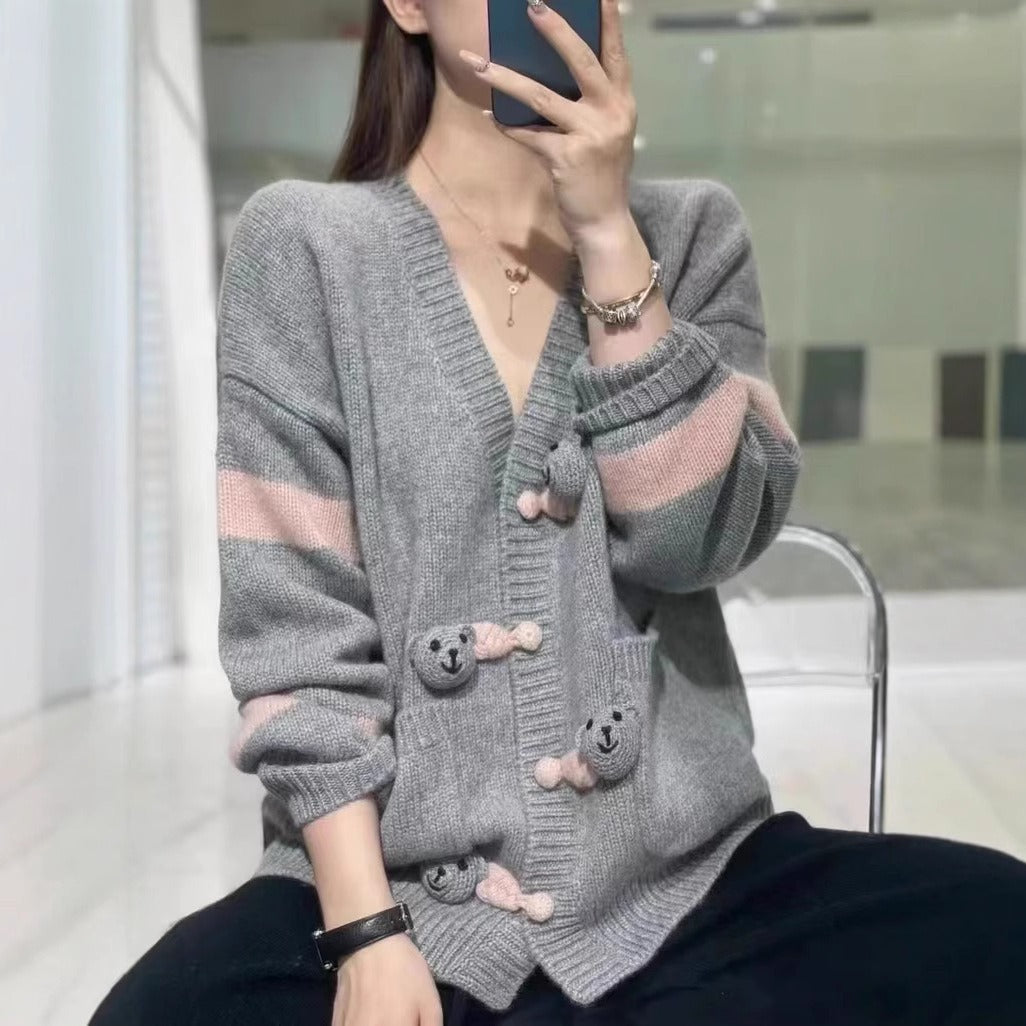 Women’s Cardigan – Wool Knit – Oversized Fit – V-Neck with Bear Buttons – Casual Style