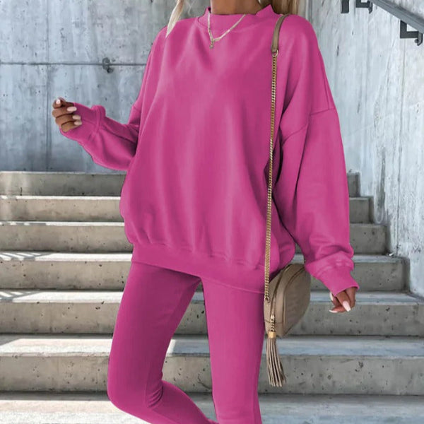 Women’s Oversized Sweatshirt – Relaxed Fit – Crew Neck – Ribbed Hem and Cuffs – Cotton Blend