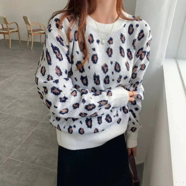 Women’s Sweater – Oversized Fit – Wool Knit – Crew Neck – Leopard Print – Ribbed Hem