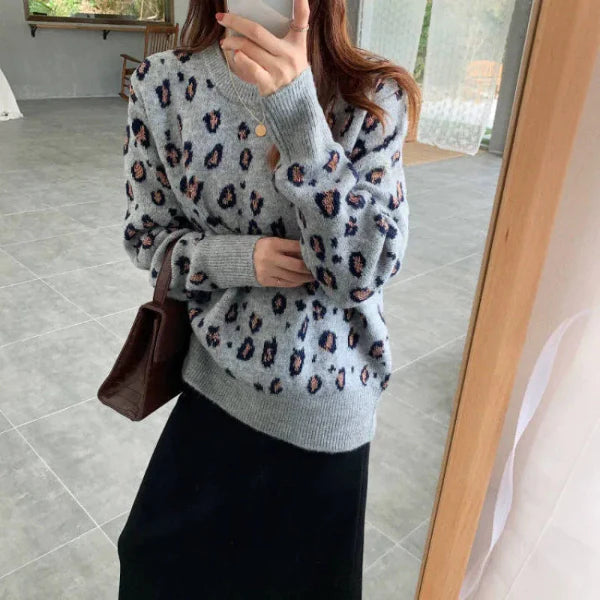 Women’s Sweater – Oversized Fit – Wool Knit – Crew Neck – Leopard Print – Ribbed Hem
