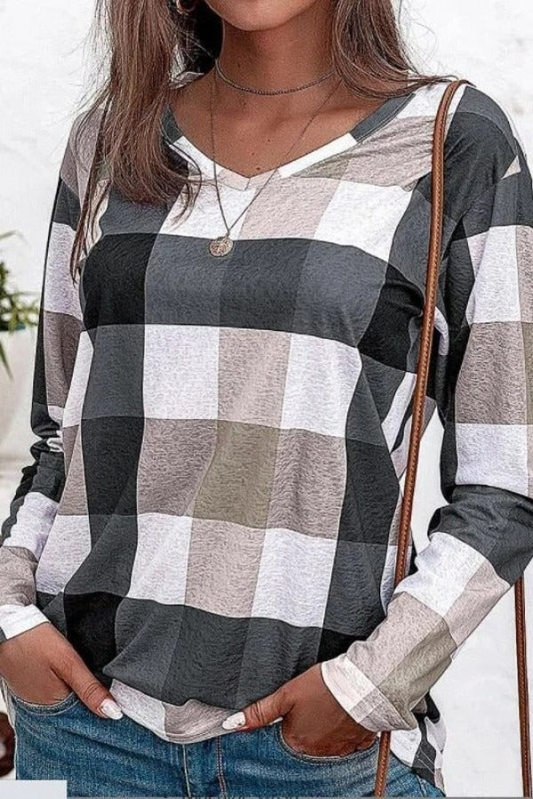 Women’s Sweatshirt – Relaxed Fit – V-Neck – Long Sleeve – Plaid Cotton Blend