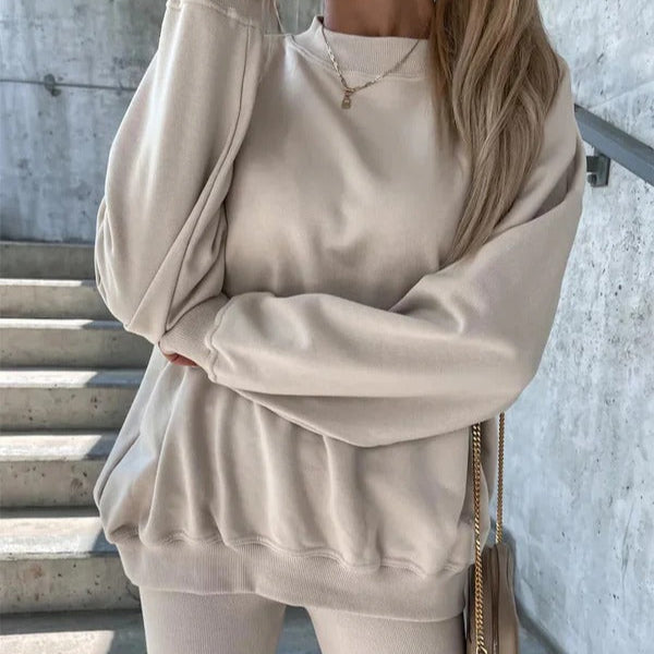 Women’s Oversized Sweatshirt – Relaxed Fit – Crew Neck – Ribbed Hem and Cuffs – Cotton Blend