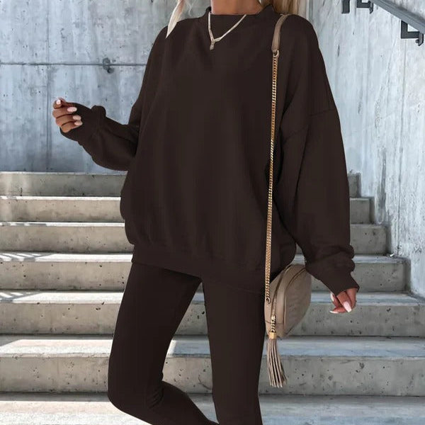 Women’s Oversized Sweatshirt – Relaxed Fit – Crew Neck – Ribbed Hem and Cuffs – Cotton Blend