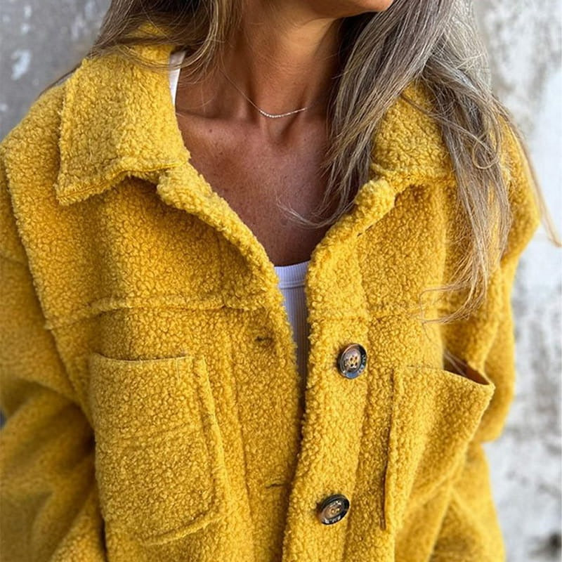Women’s Coat – Relaxed Fit – Wool Texture – Wide Lapel – Oversized Buttons – Patch Pockets