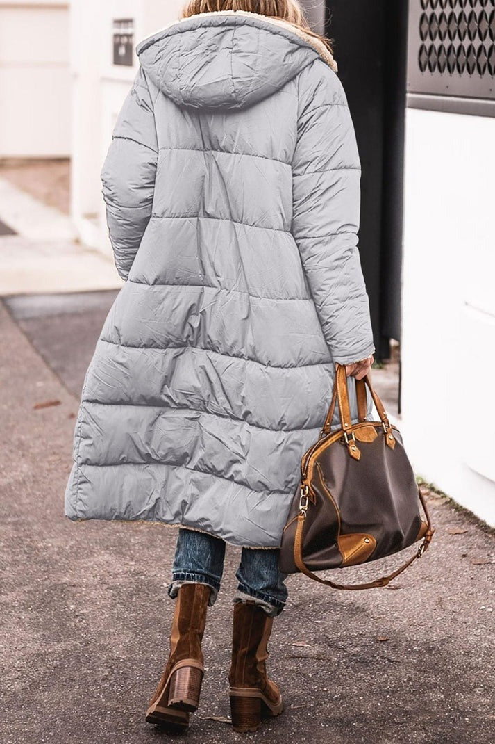 Women's long, comfortable coat