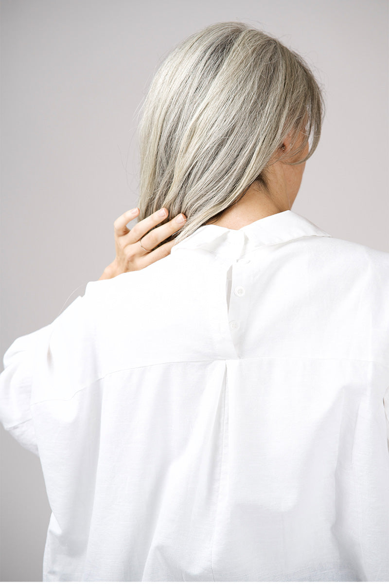 Women's Oversized Button-Down Shirt - Long Sleeve - Relaxed Fit - Mid-Thigh Length