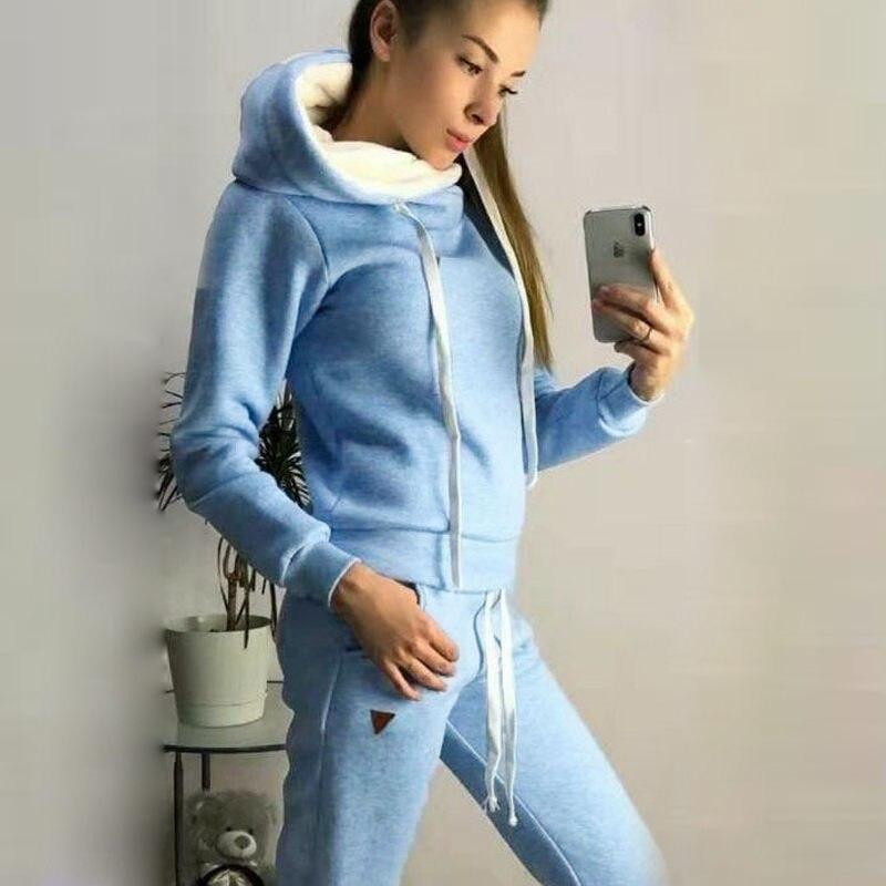 Women's comfortable warm sports jogging suit