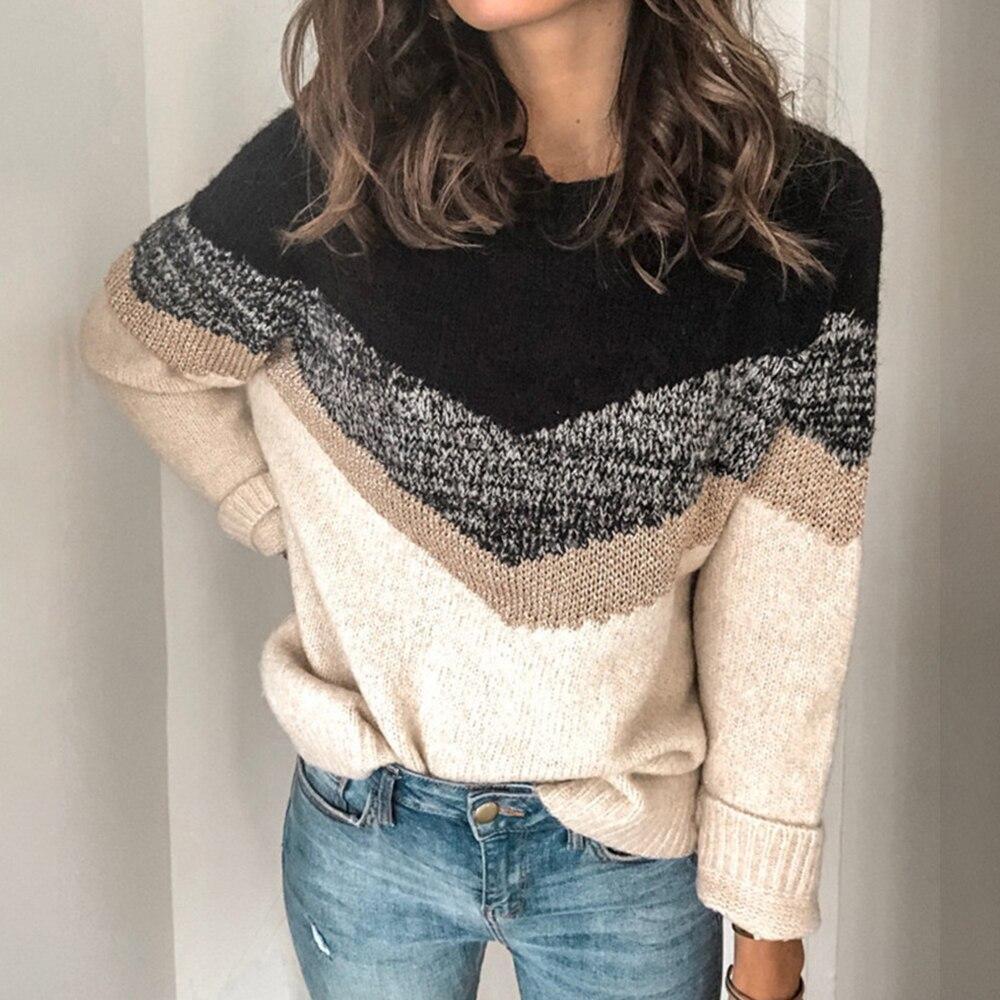 Women's knitted sweater with round neck and raglan sleeves