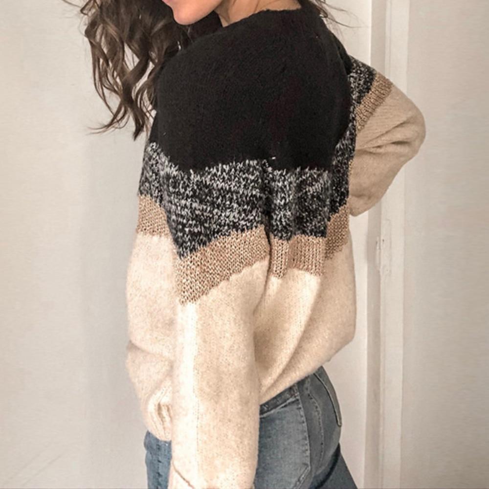 Women's knitted sweater with round neck and raglan sleeves