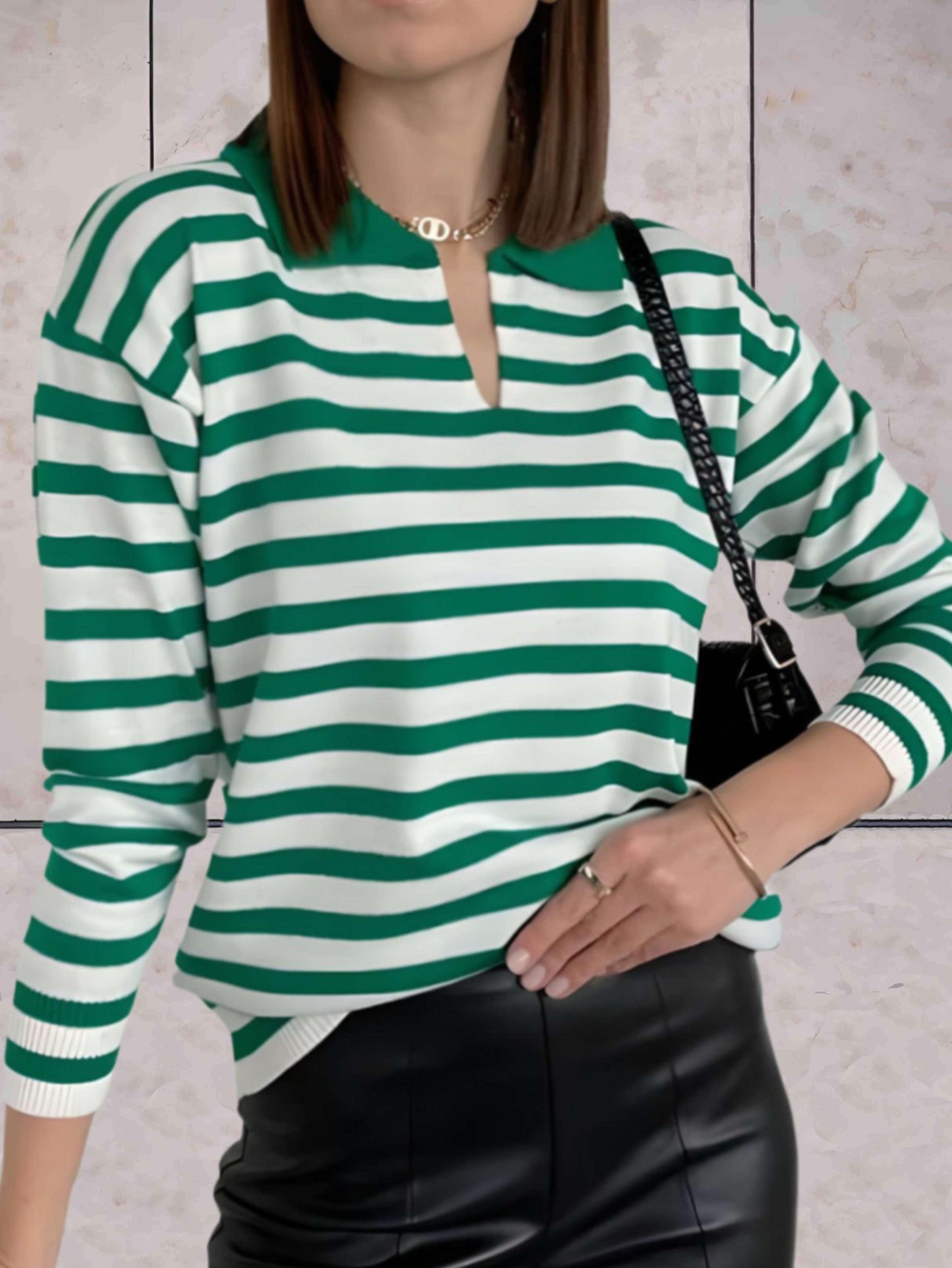 Women’s trendy oversized sweater with round neck
