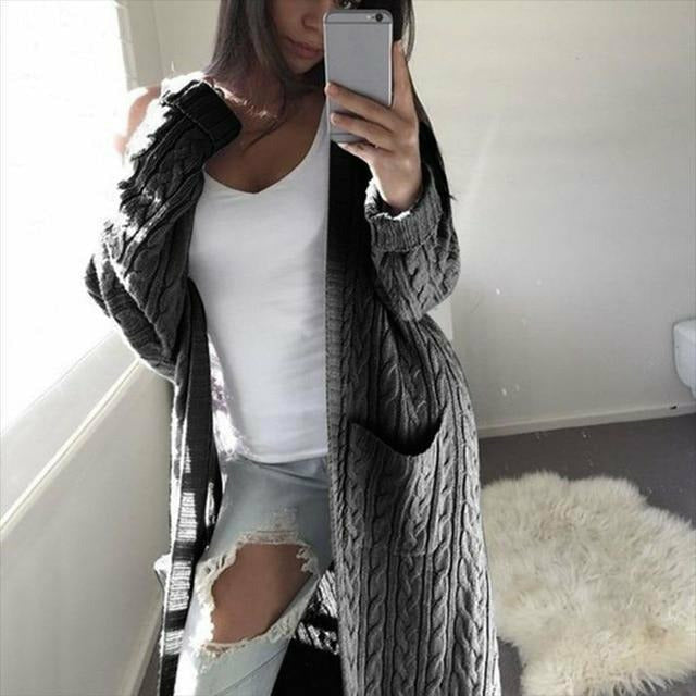 Women's relaxed warm knitted cardigan
