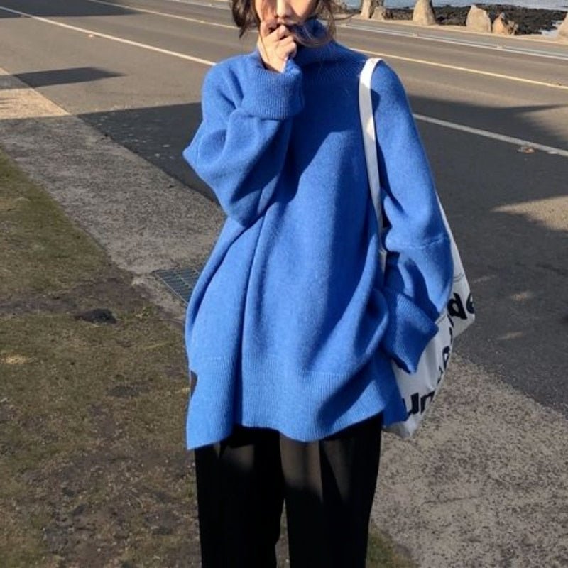 Women's cozy colneck sweater