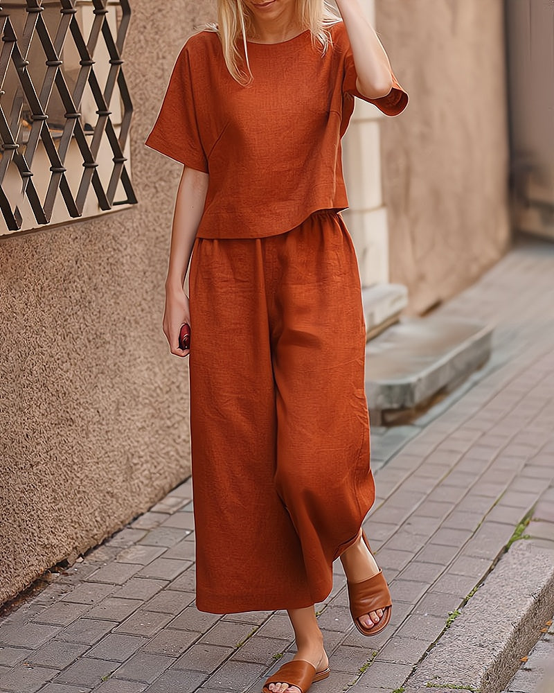 Women's Two-Piece Outfit - Short Sleeve Top & Wide-Leg Pants - Relaxed Fit