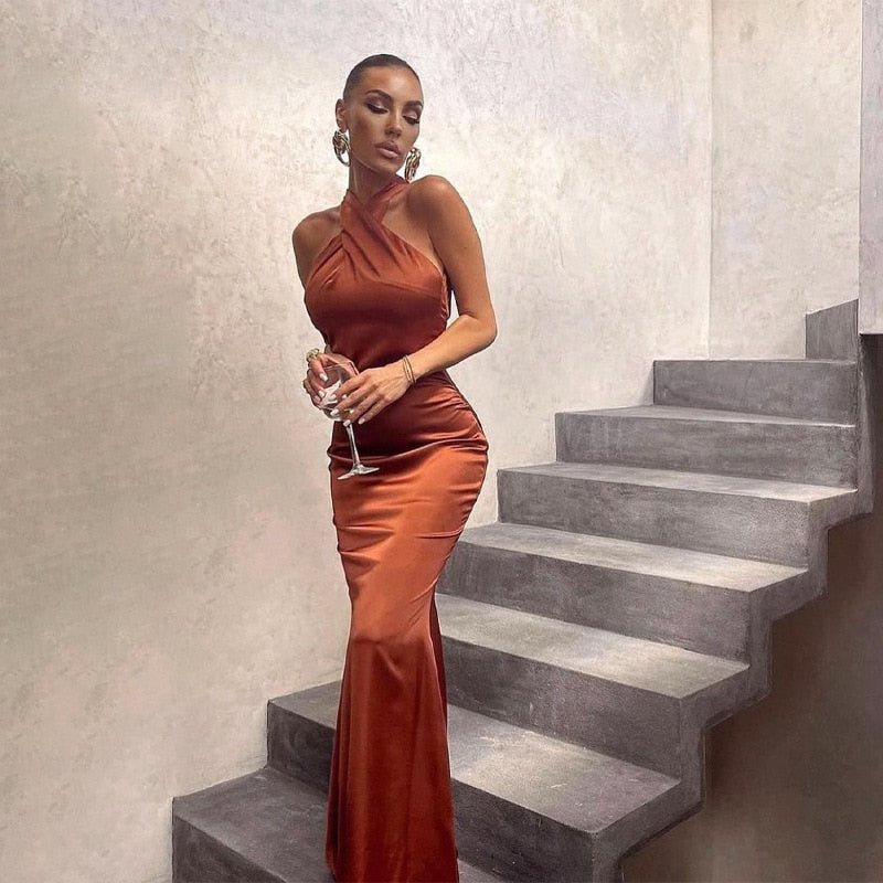 Women's Evening Gown - Halter Neckline - Floor-Length Satin Elegant Formal Wear