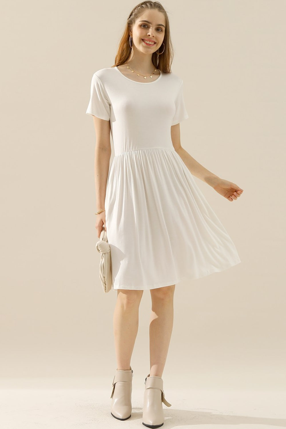 Women's Casual Dress - Round Neck - Short Sleeve - Knee-Length A-Line with Pockets