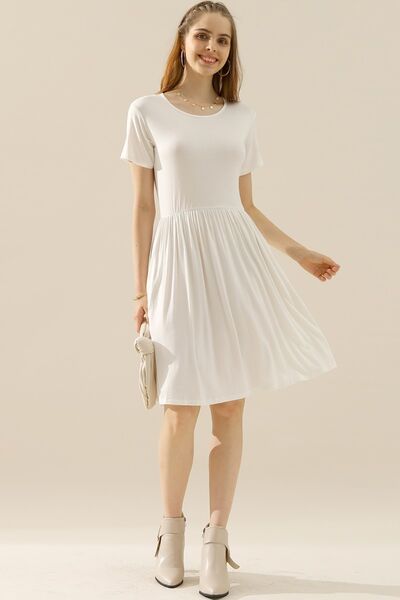Women's Casual Dress - Round Neck - Short Sleeve - Knee-Length A-Line with Pockets