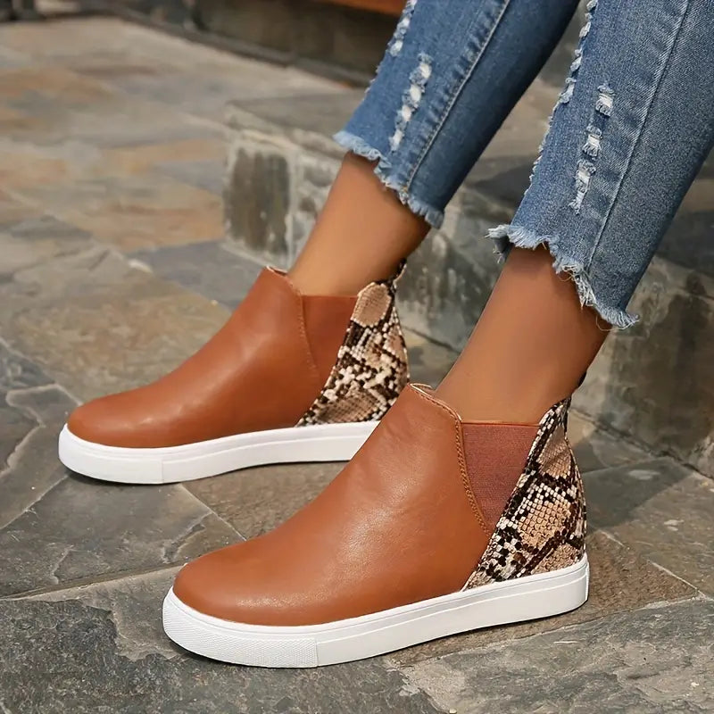 Leopard print flat casual shoes for women