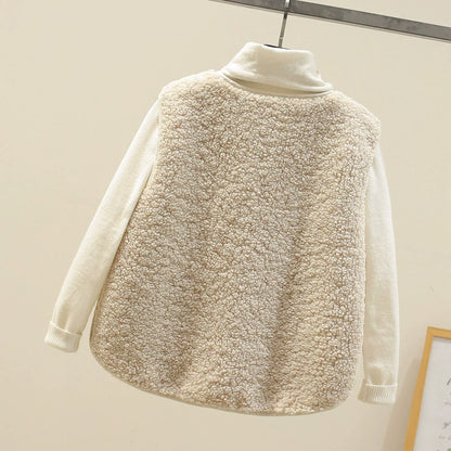 Women’s Vest – Plush Shearling Feel – Relaxed Fit – V-Neck – Button Front – Patch Pockets