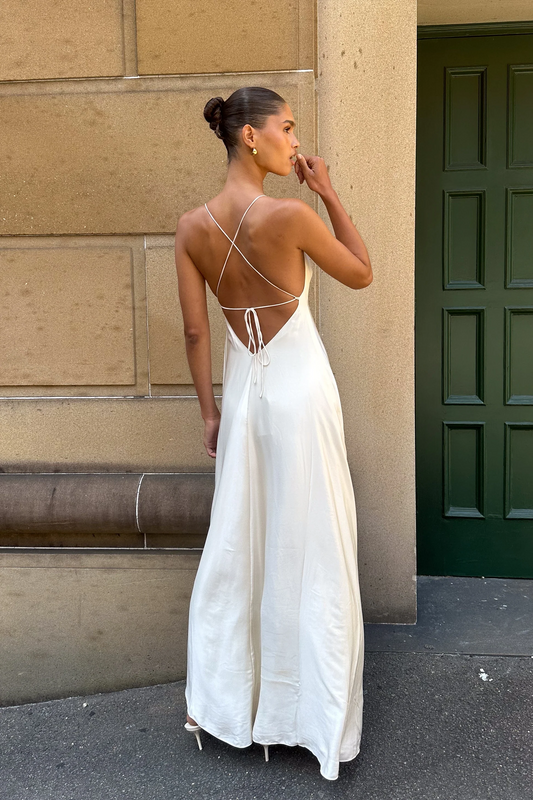 Elegant Flowing Spaghetti Strap Maxi Dress