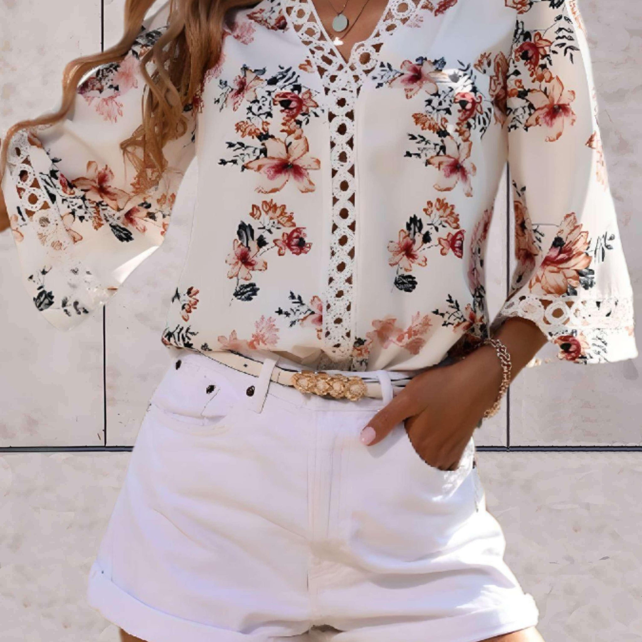 Alani - Comfortable stylish V-neck floral top with flowy sleeves