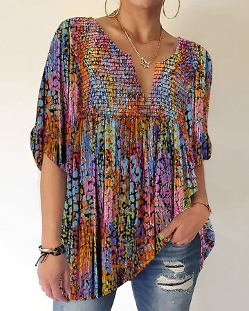 Rhona - t-shirt with colorful v-neck